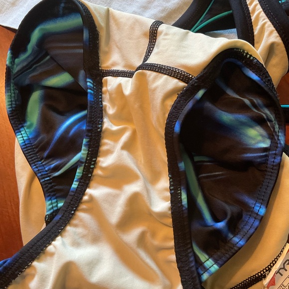 TYR- Women's Vitality Durafast Elite Diamondfit One Piece Swimsuit . Size M/L - Picture 9 of 11